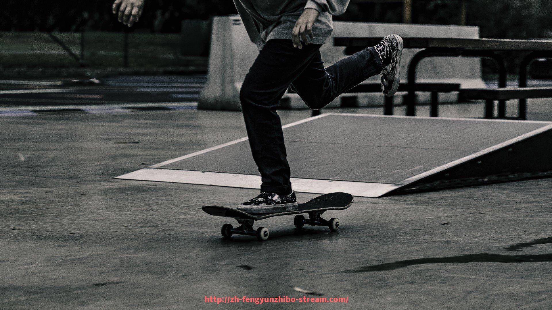 风云直播-健身器材去哪里买比较划算？实体店与网购优劣对比